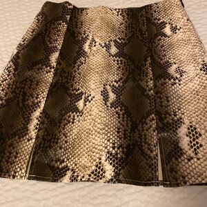 Vestique leather look snake skin skirt size 5